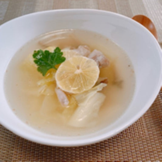 鶏肉とキャベツのレモン生姜スープ
