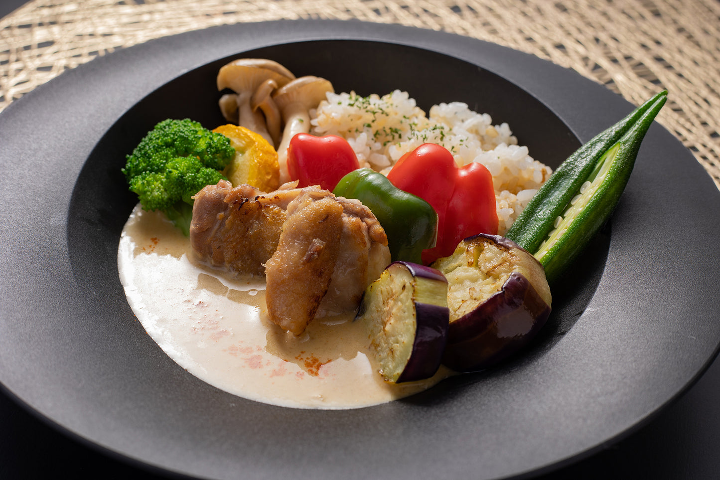 四万十鶏をたっぷり使った 和風なココナッツカレー