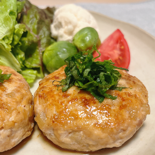 鶏ひき肉と長芋の和風ハンバーグ